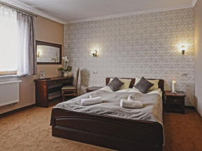 Гостиница Hotel & Restauracja Stylowa  Намыслув
